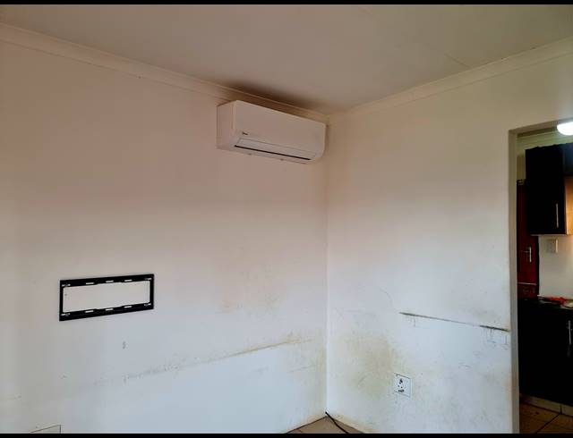 2 BEDROOM HOUSE TO LET IN UMHLATHUZE